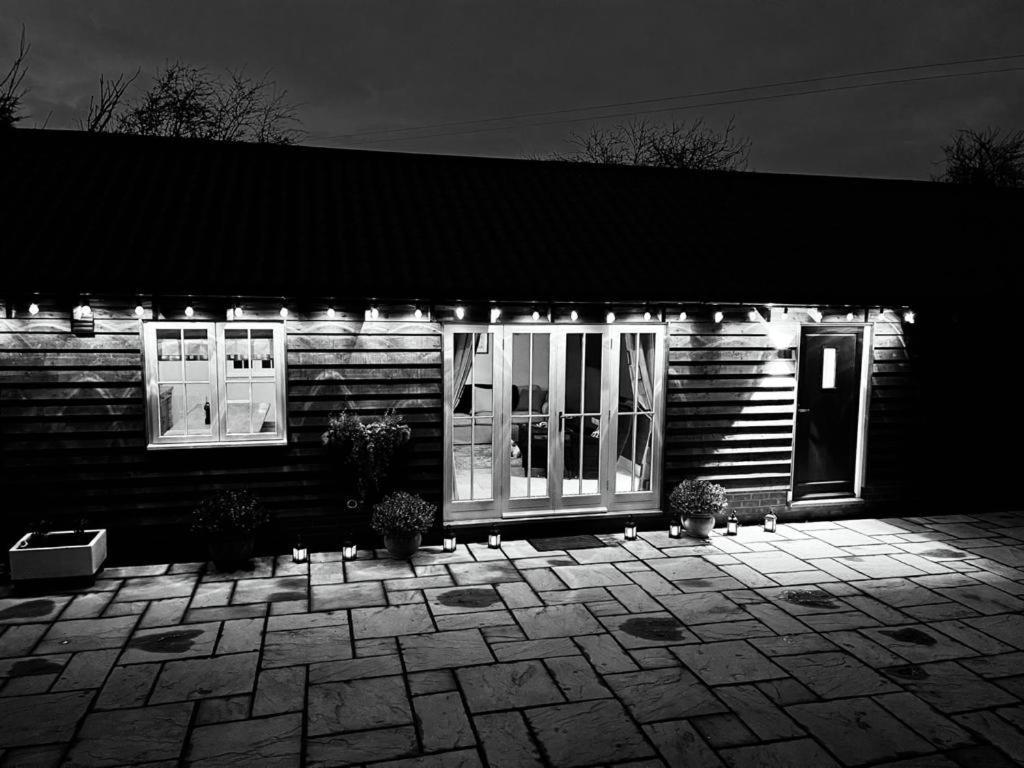 Walnut Tree Cottage Barn Toppesfield Exterior photo