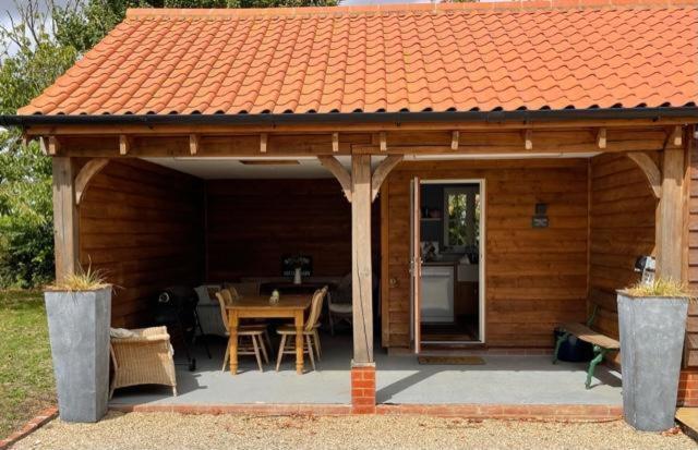 Walnut Tree Cottage Barn Toppesfield Exterior photo